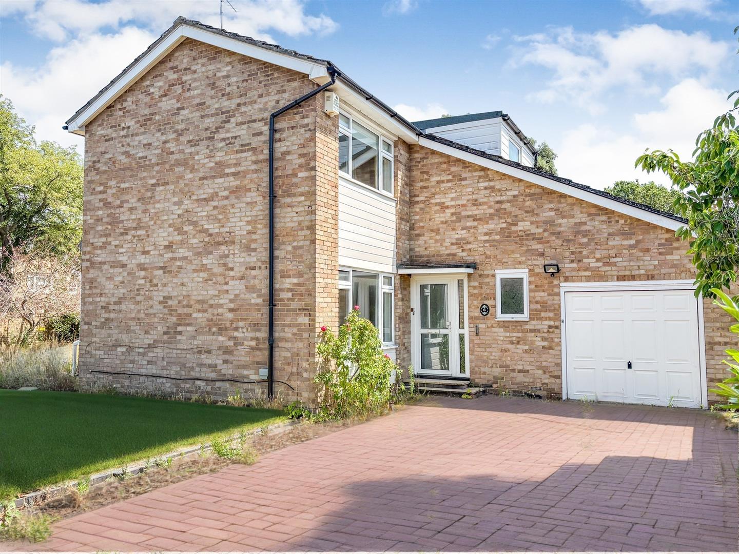 3 bedroom detached house for sale 0