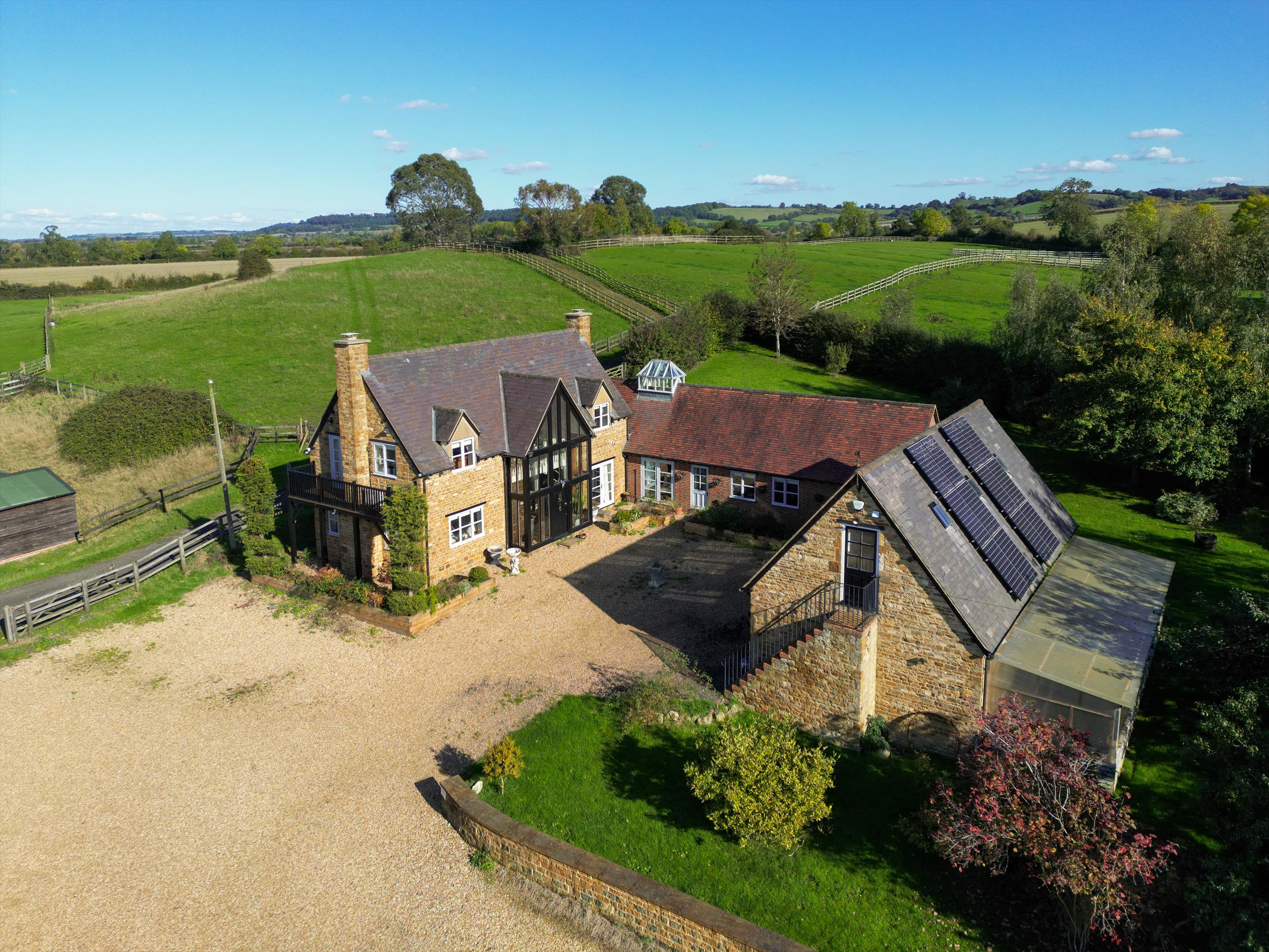 3 bedroom detached house for sale 0