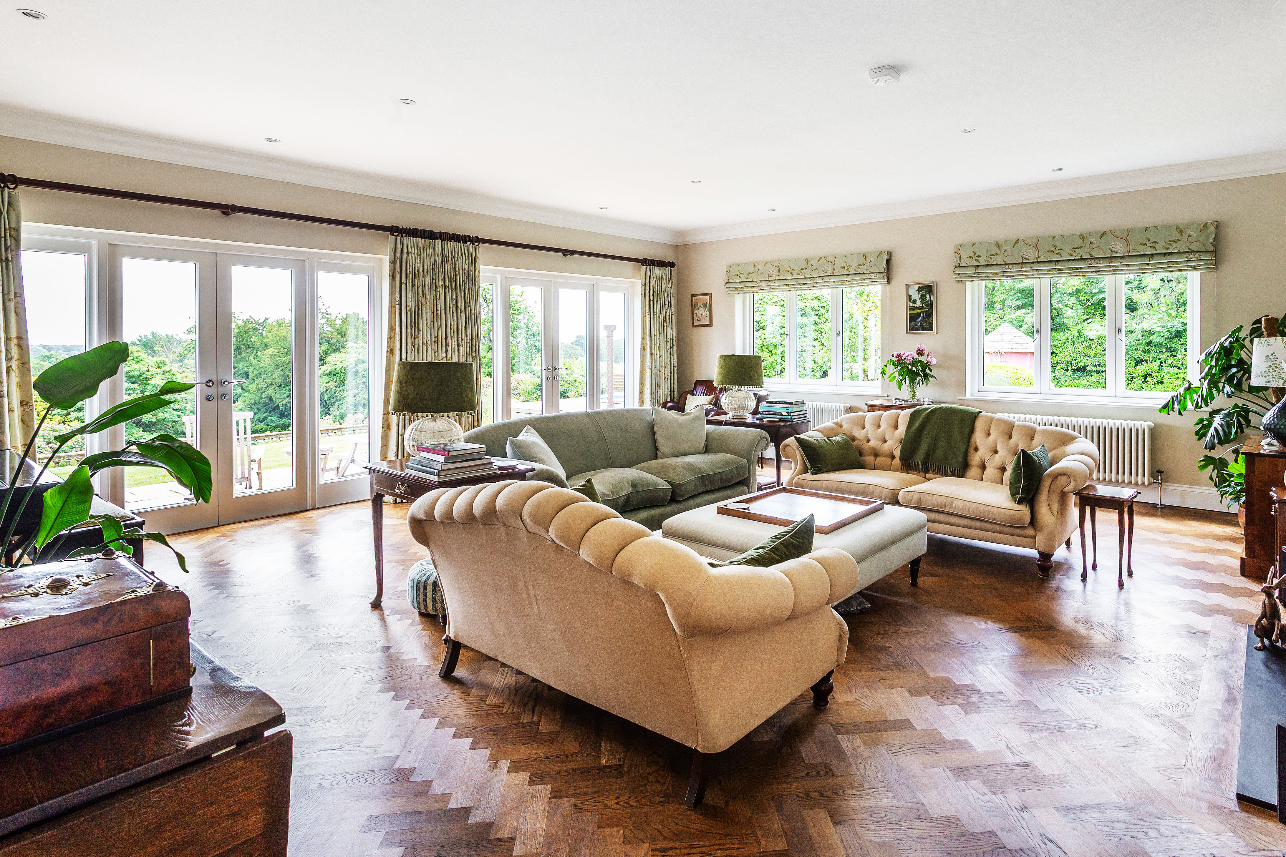 5 bedroom detached house for sale 0