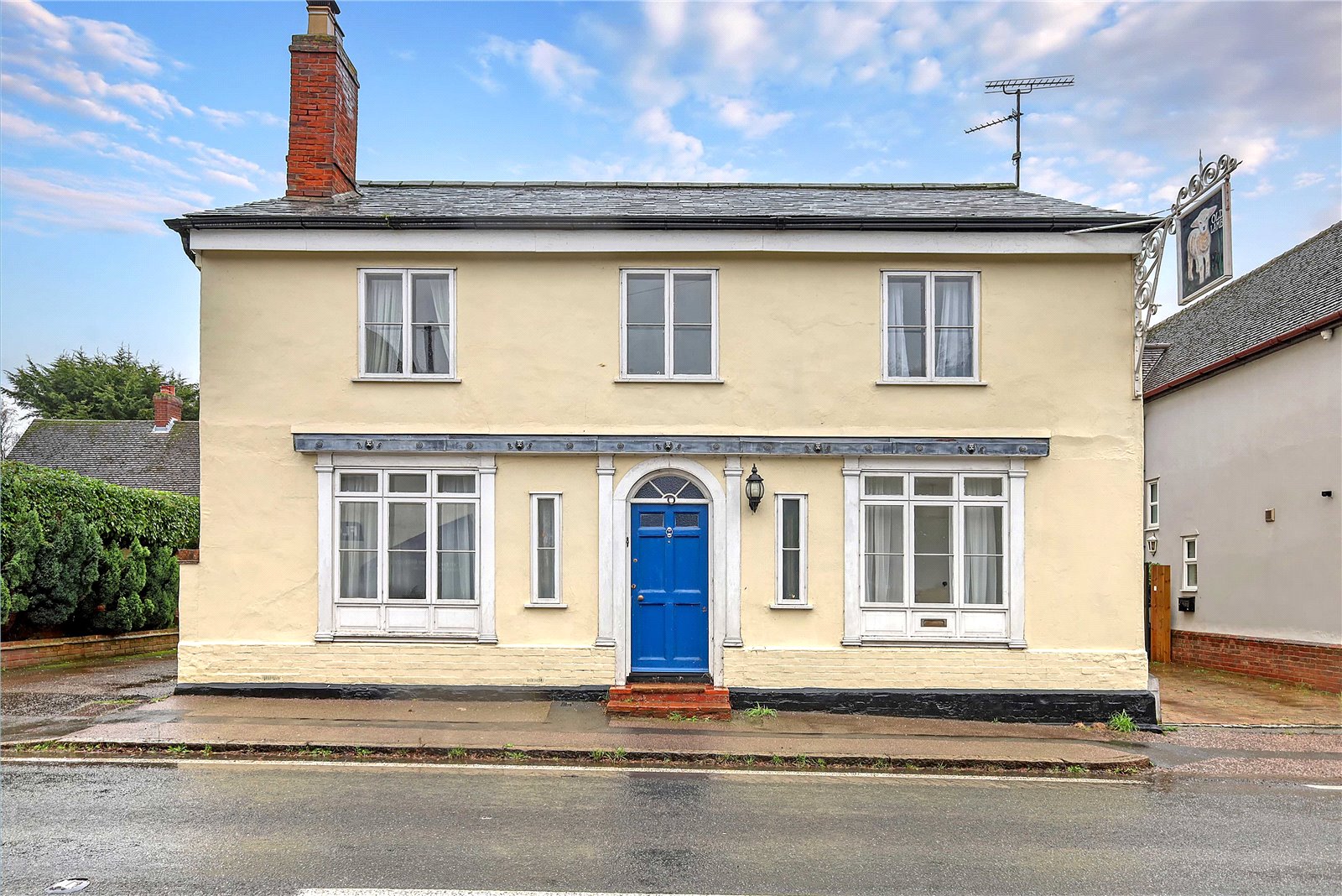 6 bedroom detached house for sale 0