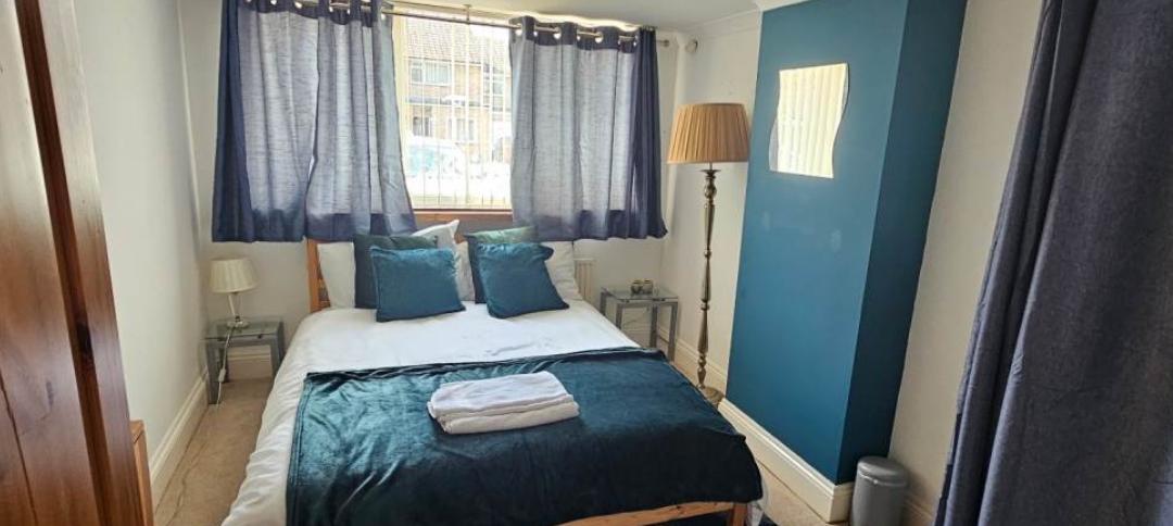 Copper Beech Close, Windsor photo 5