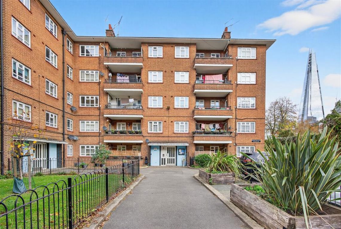 Flat 8, Babington House, Redcross Way, London photo 2