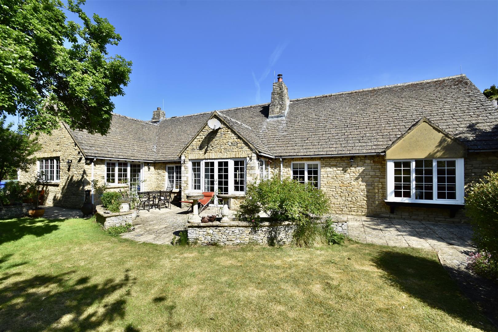 4 bedroom semi-detached new house for sale in Guildford