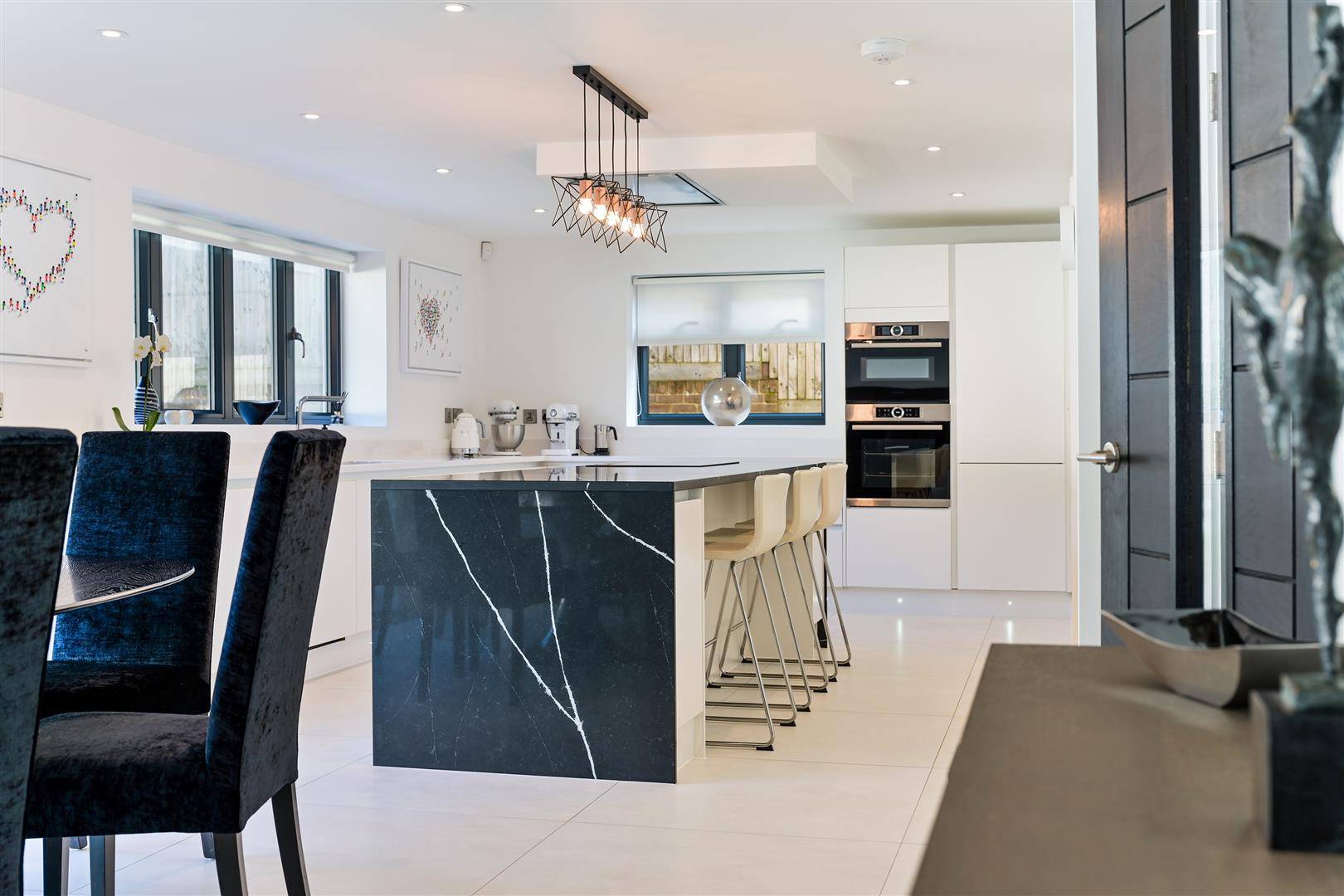 5 bedroom detached house for sale 0