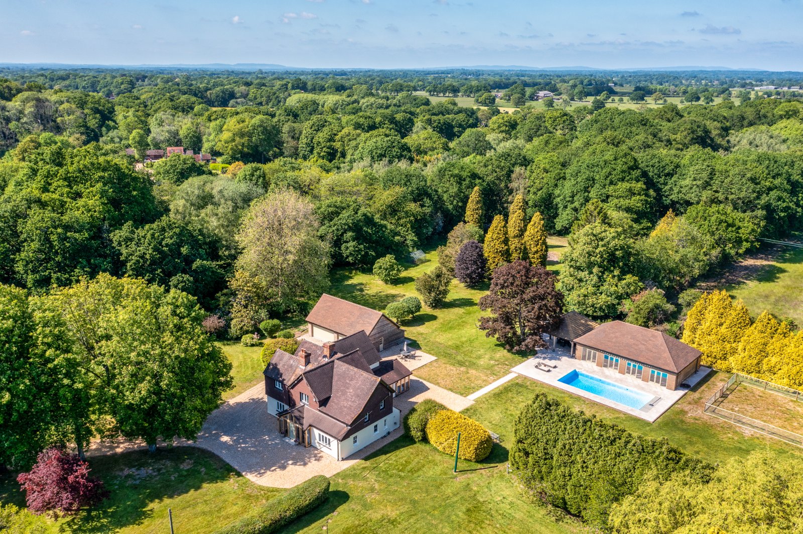 5 bedroom detached house for sale 0