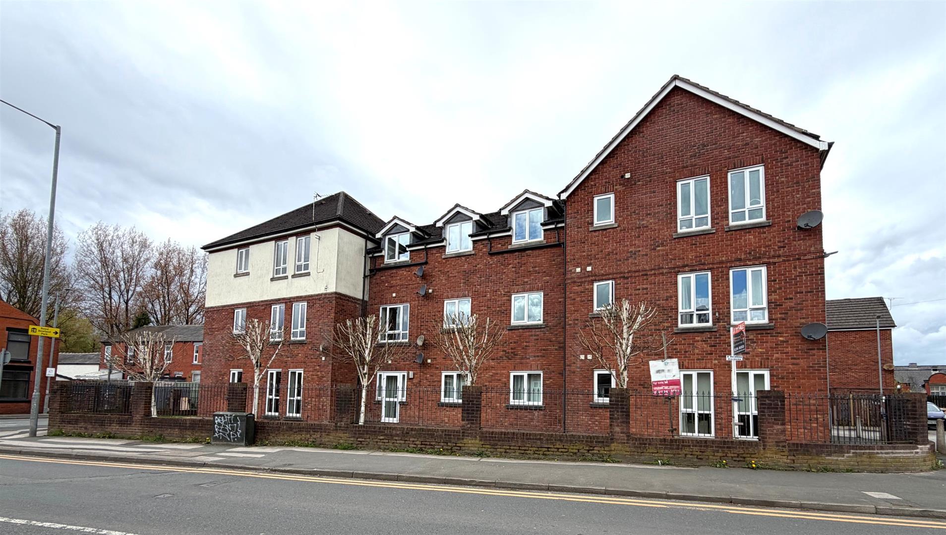 4, Heatley Gardens, Bolton Road, Westhoughton photo 2