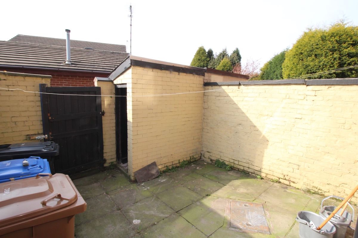 2 Bedrooms Terraced house for sale in Ashton Hill Lane, Droylsden, Manchester M43