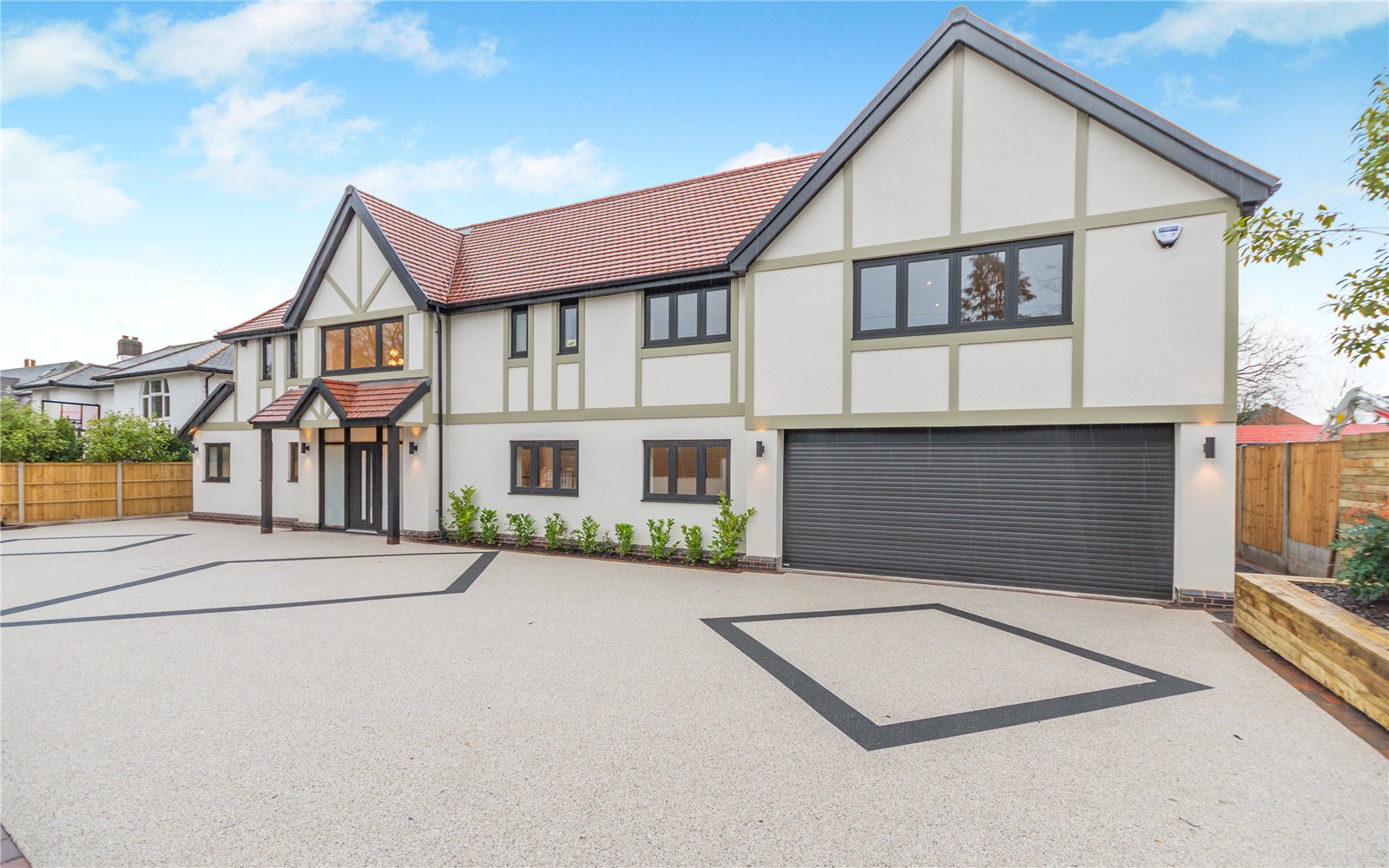 6 bedroom detached house for sale 0