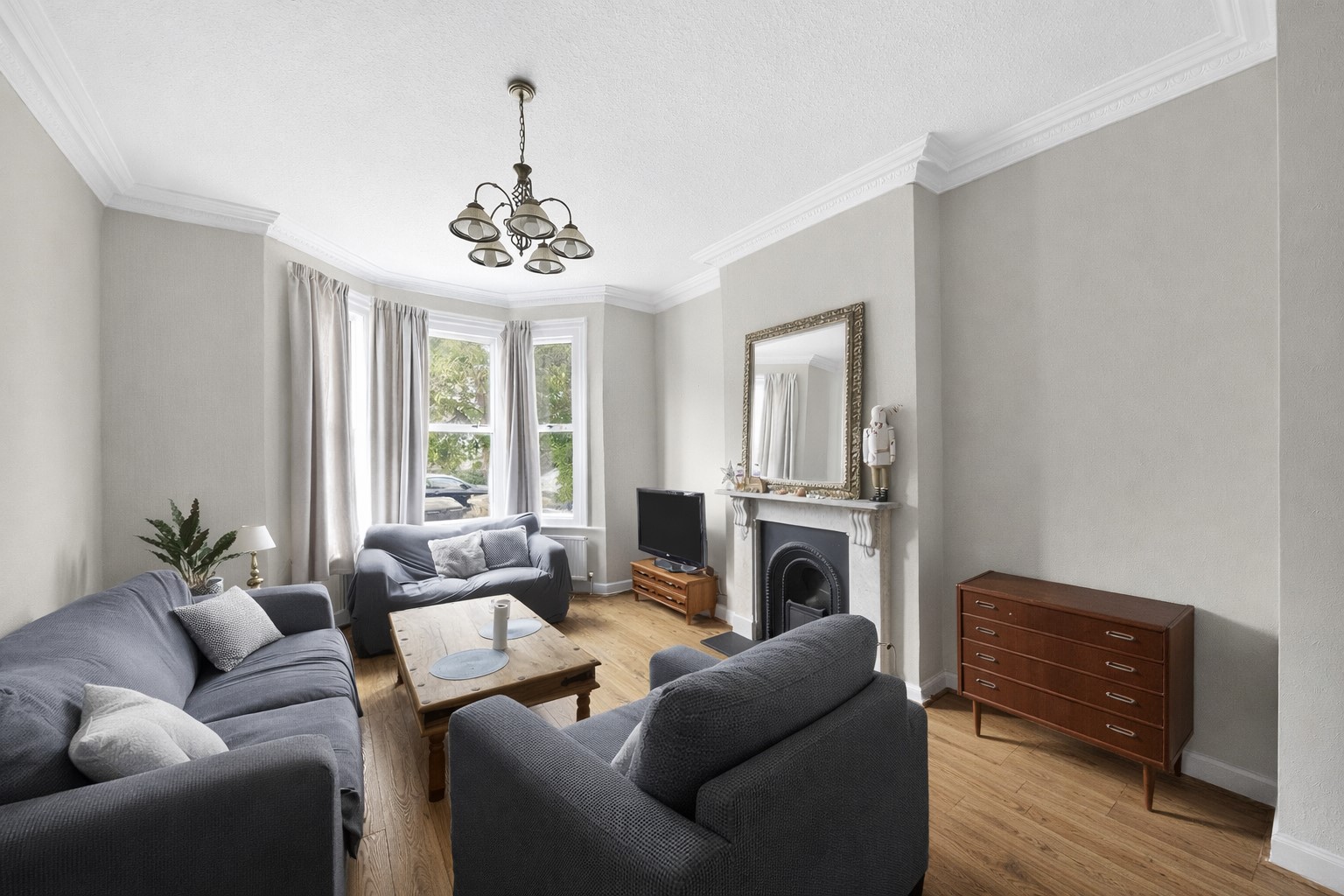 4 bedroom terraced house for sale 0