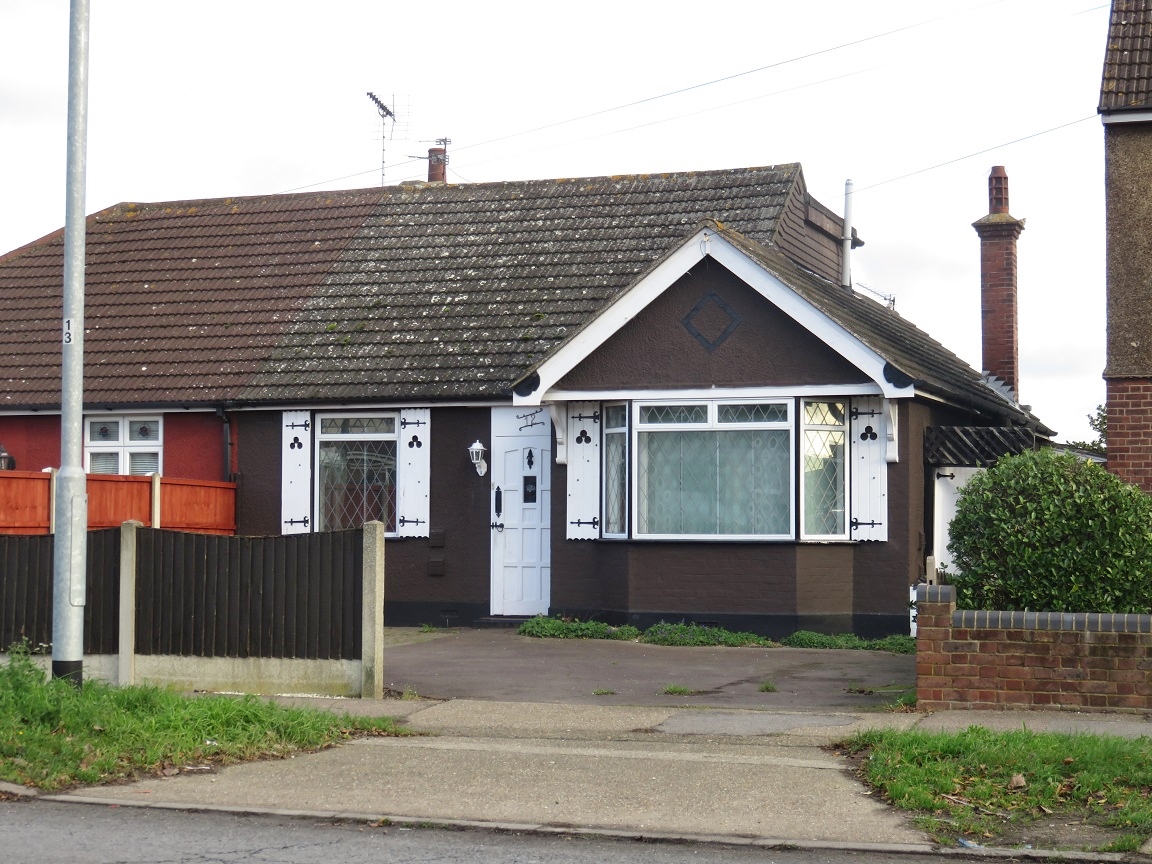 Free property report 12 Blackshots Lane, Grays, RM16 2JU Chimnie