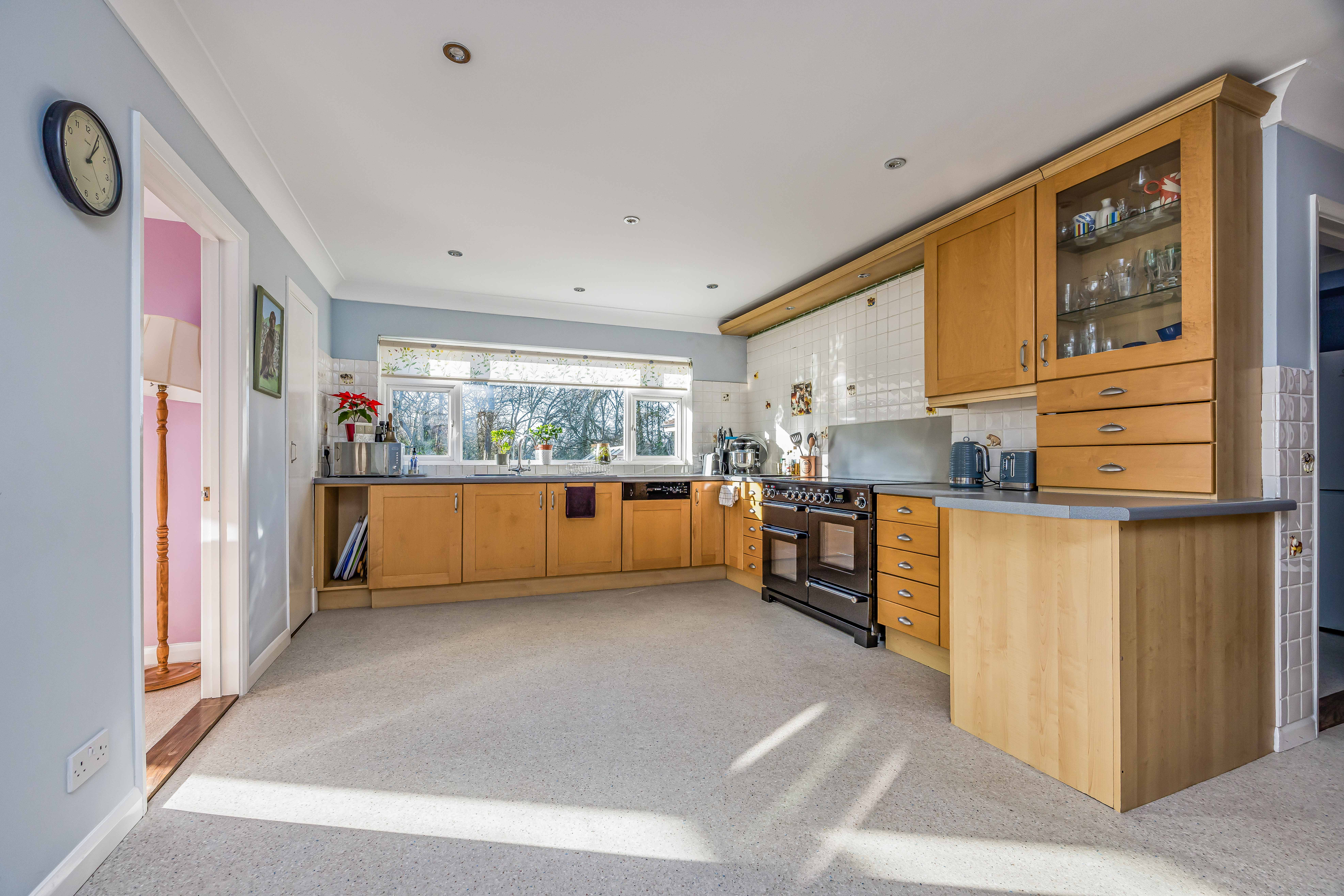 4 bedroom detached house for sale 0