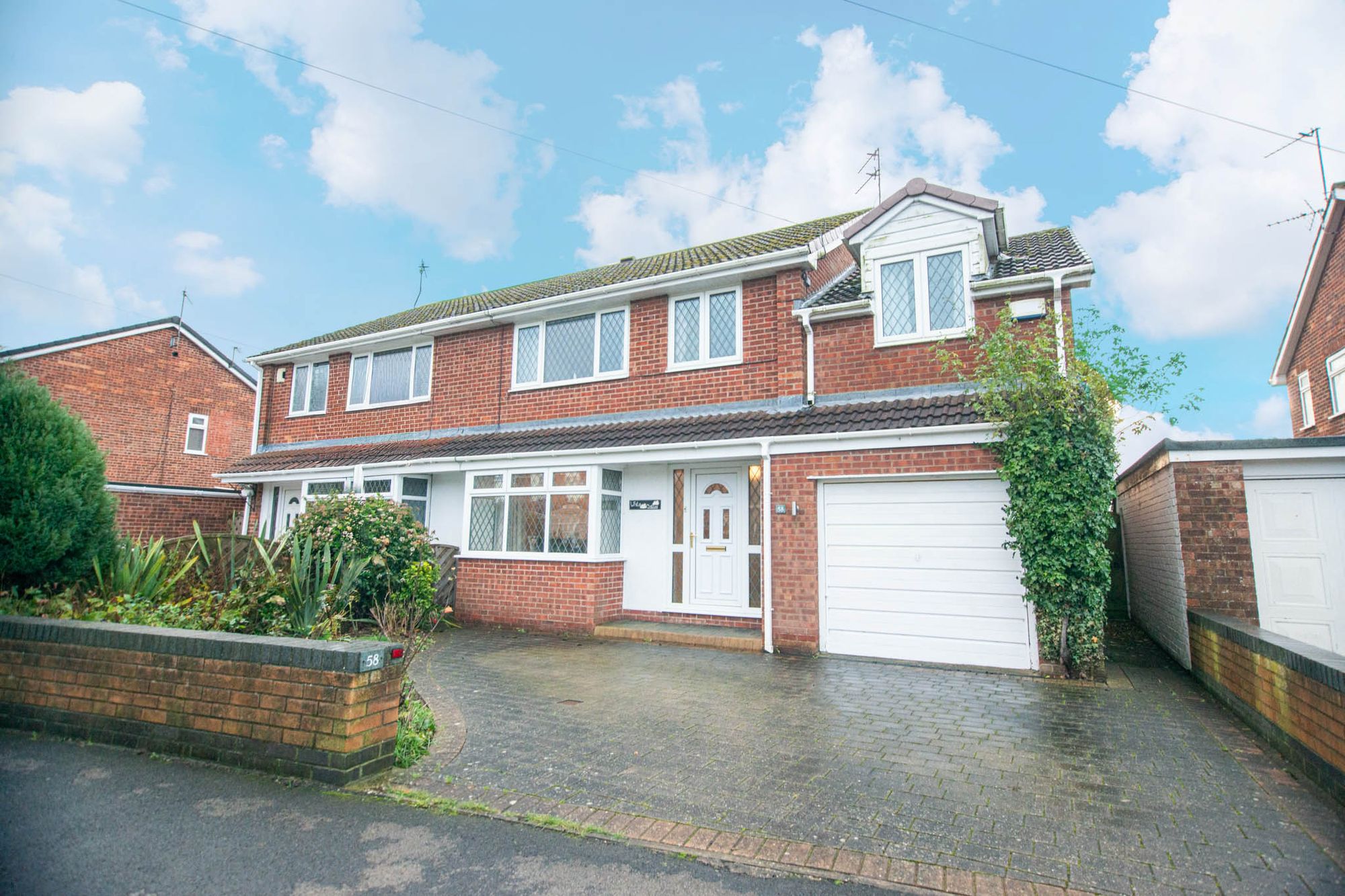 58 Park Road, Hull photo 2