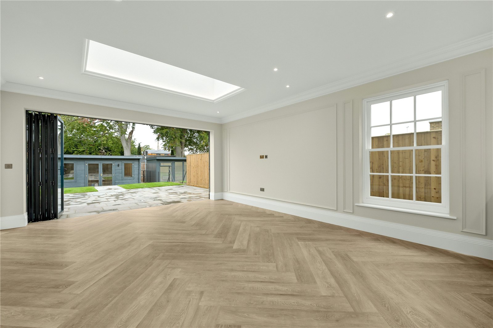 5 bedroom semi-detached new house for sale 0