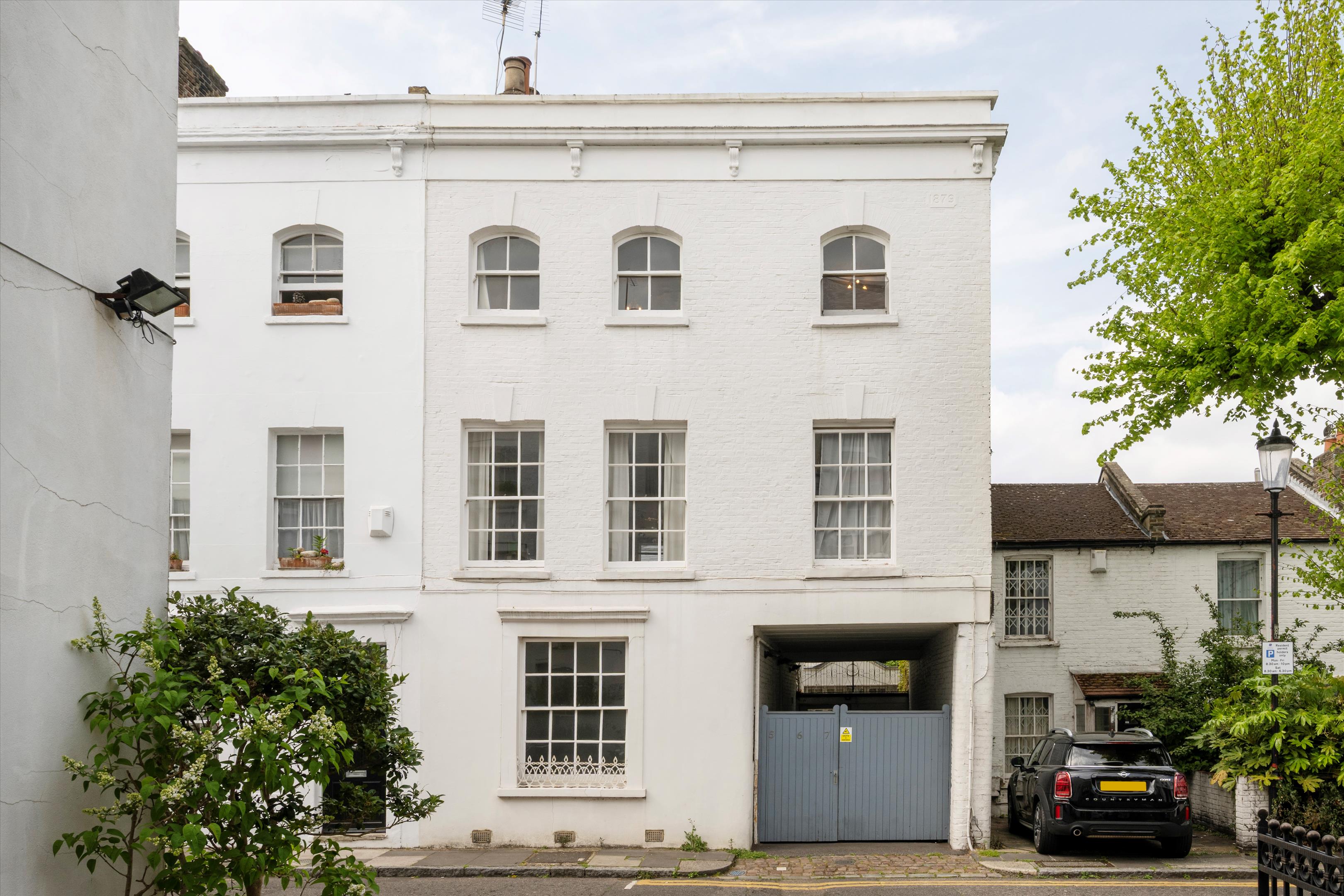 3 bedroom detached house for sale 0