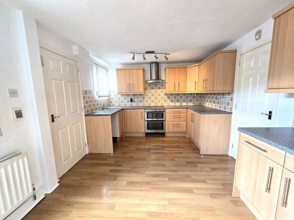 45, Ashford, LOW FELL photo 4
