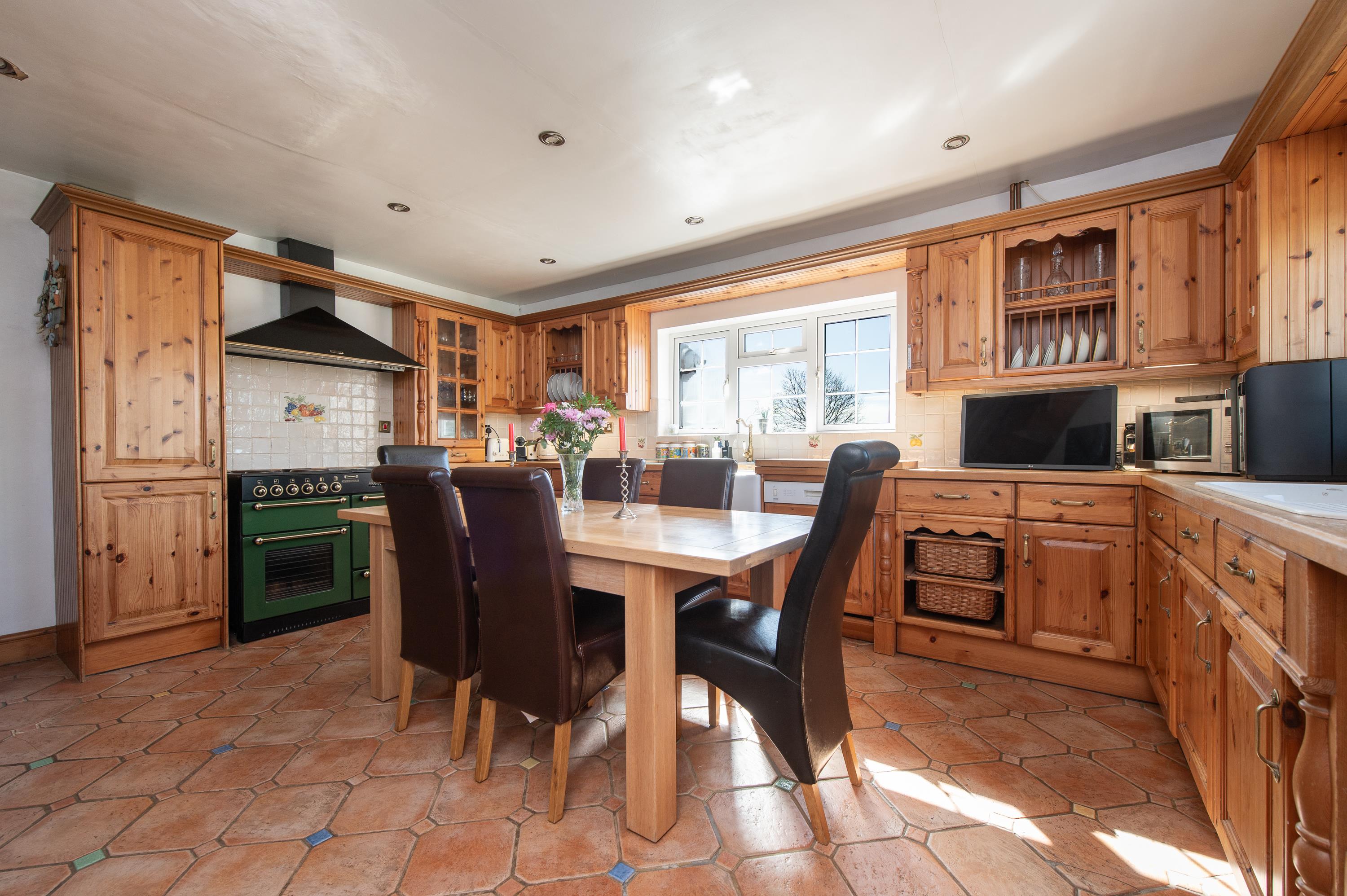 7 bedroom detached house for sale 0
