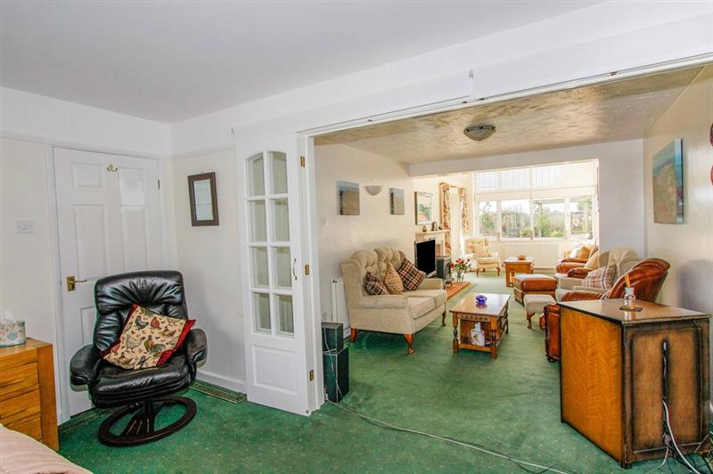 Free property report 31 Chelveston Road, Raunds, NN9 6DA Chimnie