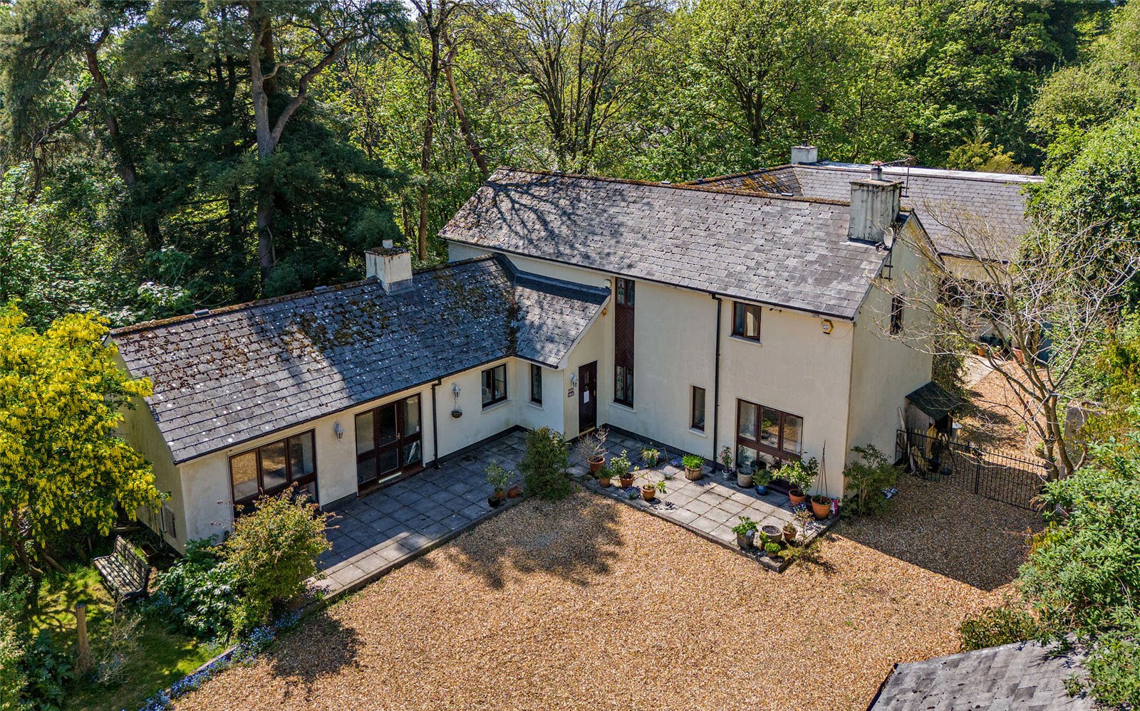 5 bedroom detached house for sale in Carshalton