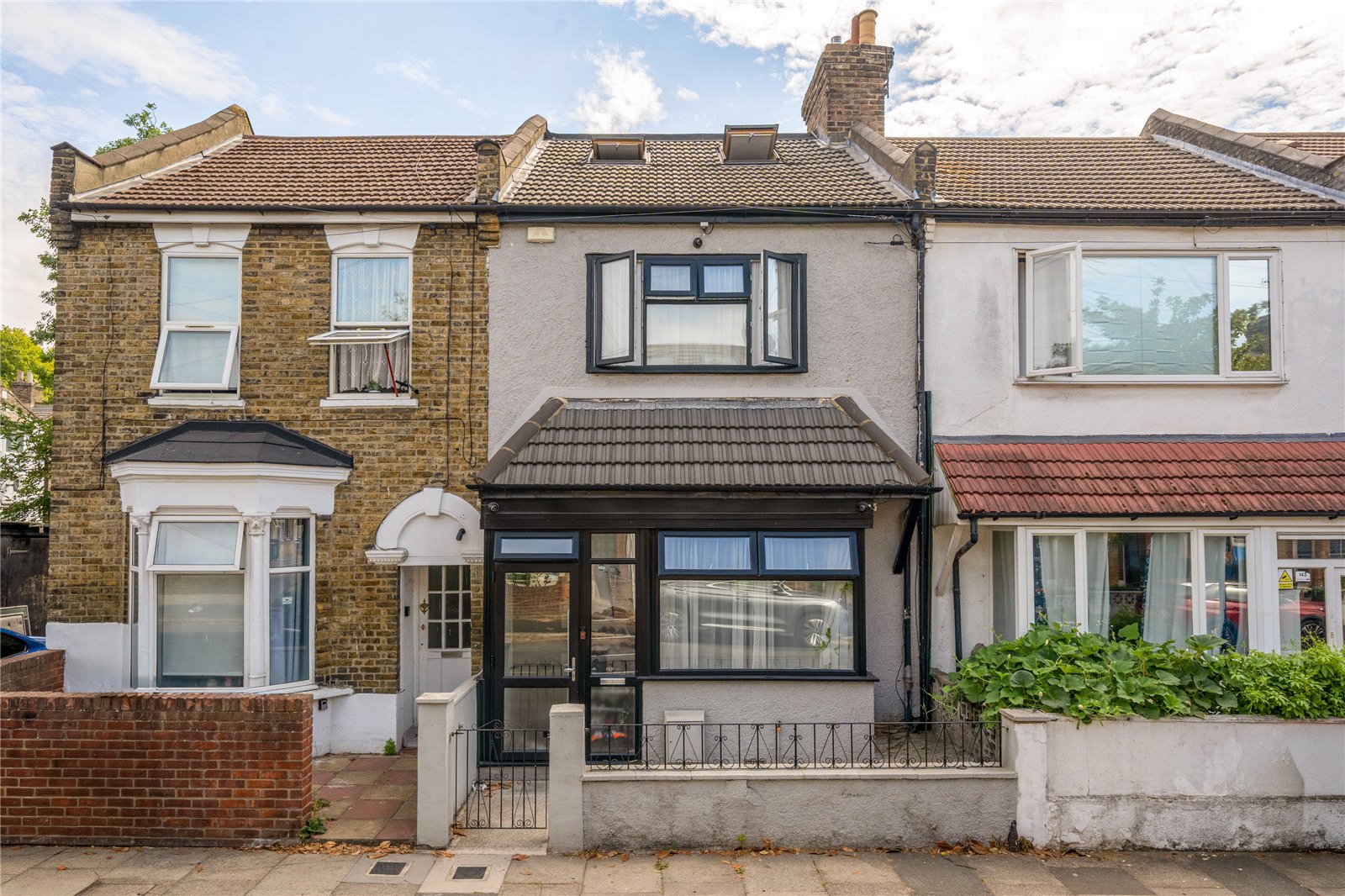 145, Caistor Park Road, London photo 2