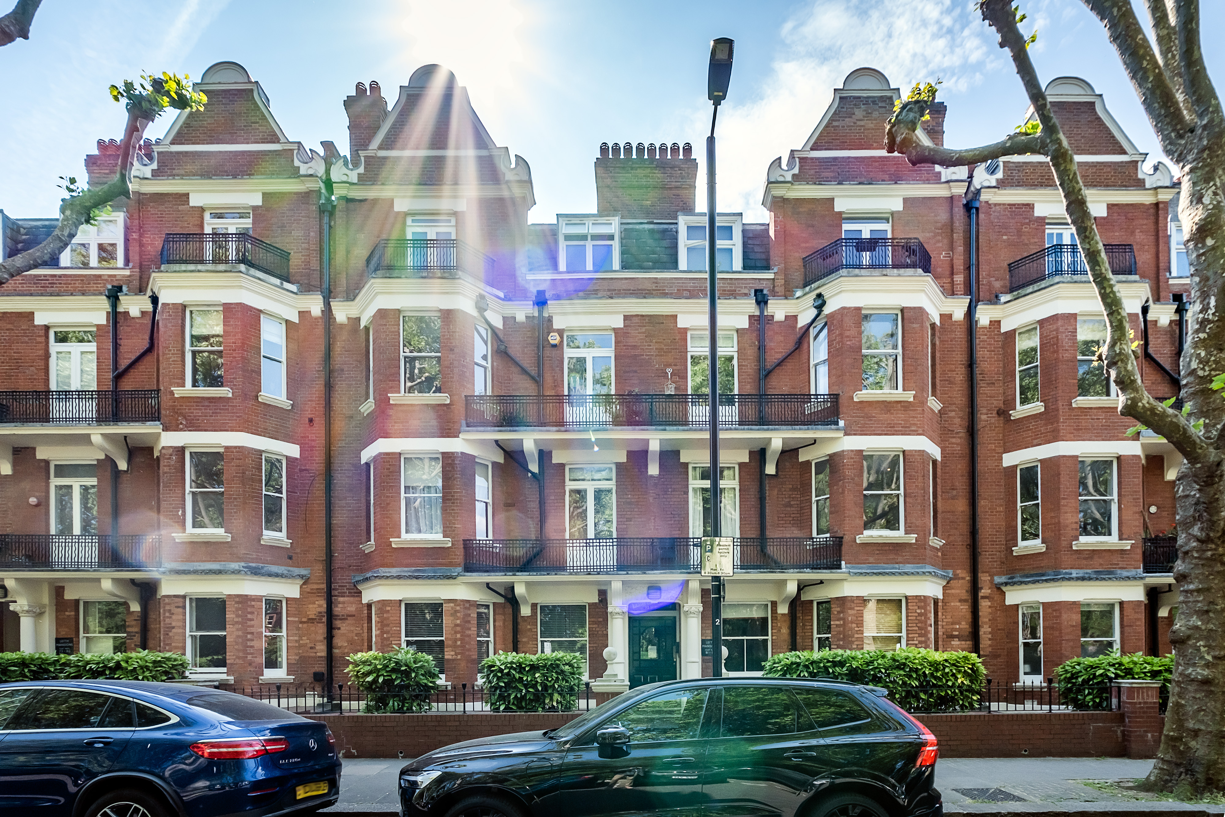 3 bedroom flat for sale 0