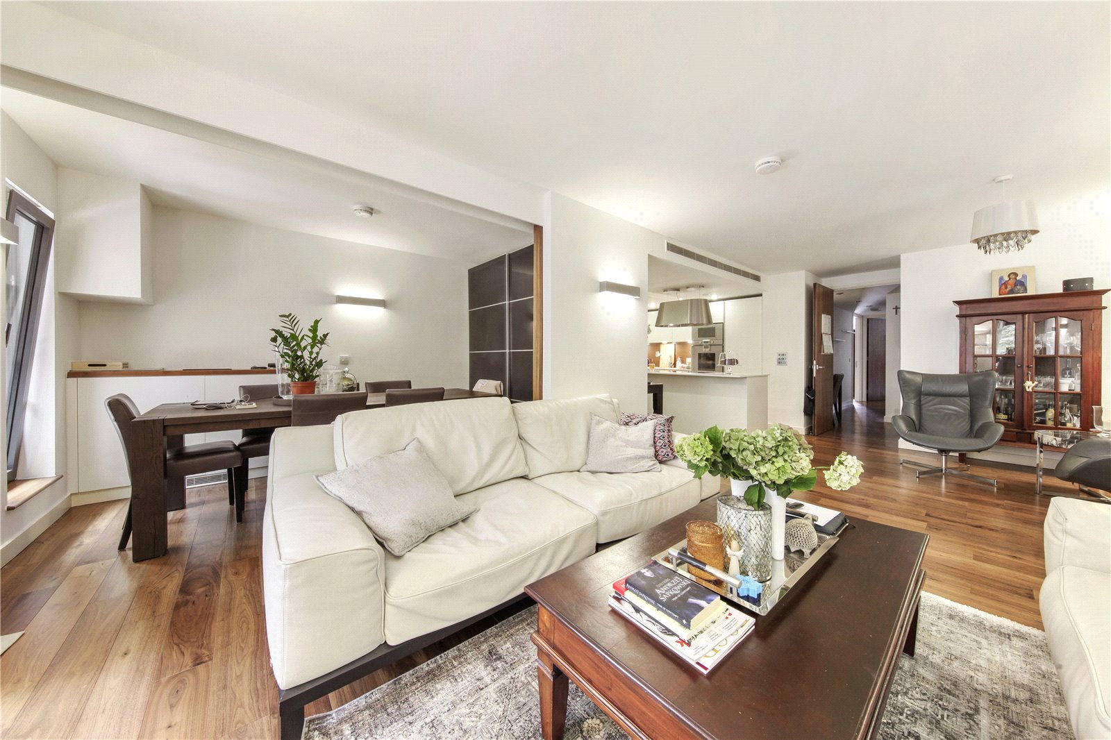3 bedroom flat for sale 0