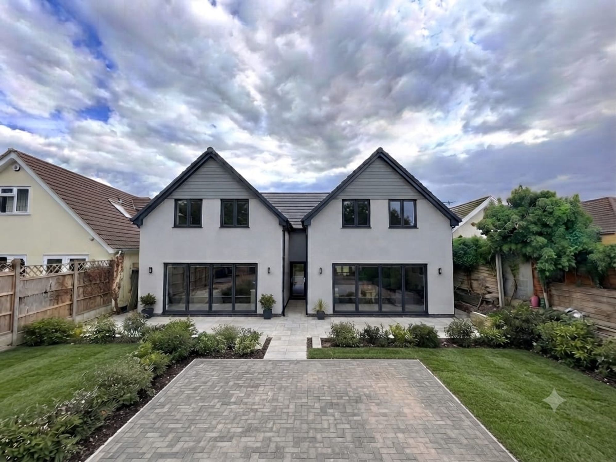 9 St. Margarets Avenue, Uxbridge photo 4