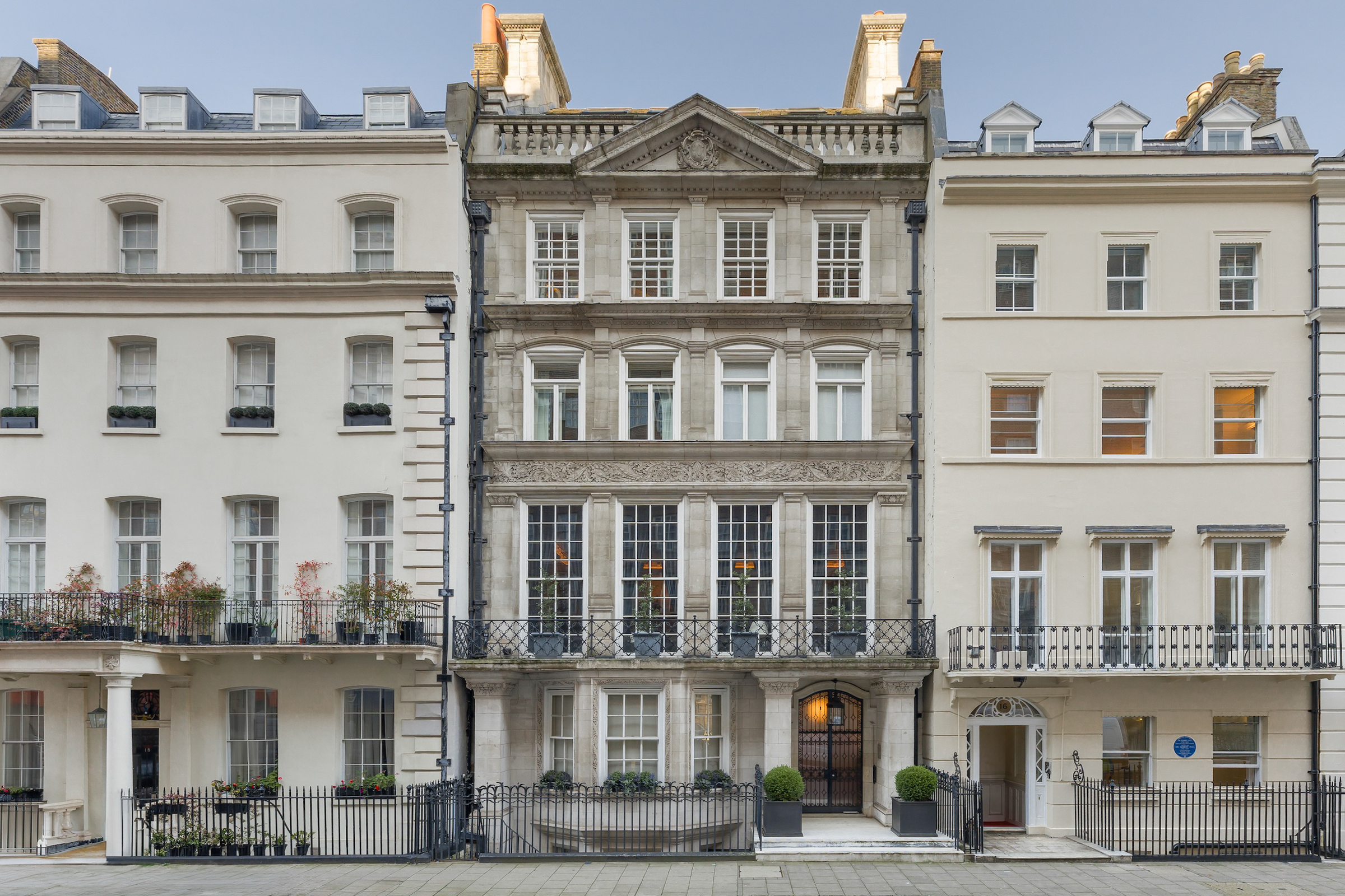 3 bedroom flat for sale 0