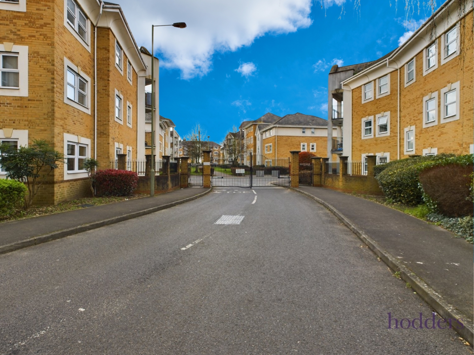 222, International Way, Sunbury-On-Thames photo 2