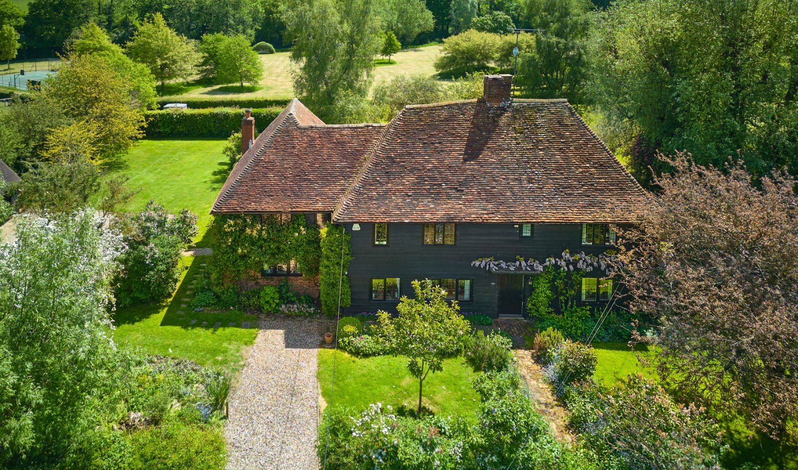 5 bedroom detached house for sale 0