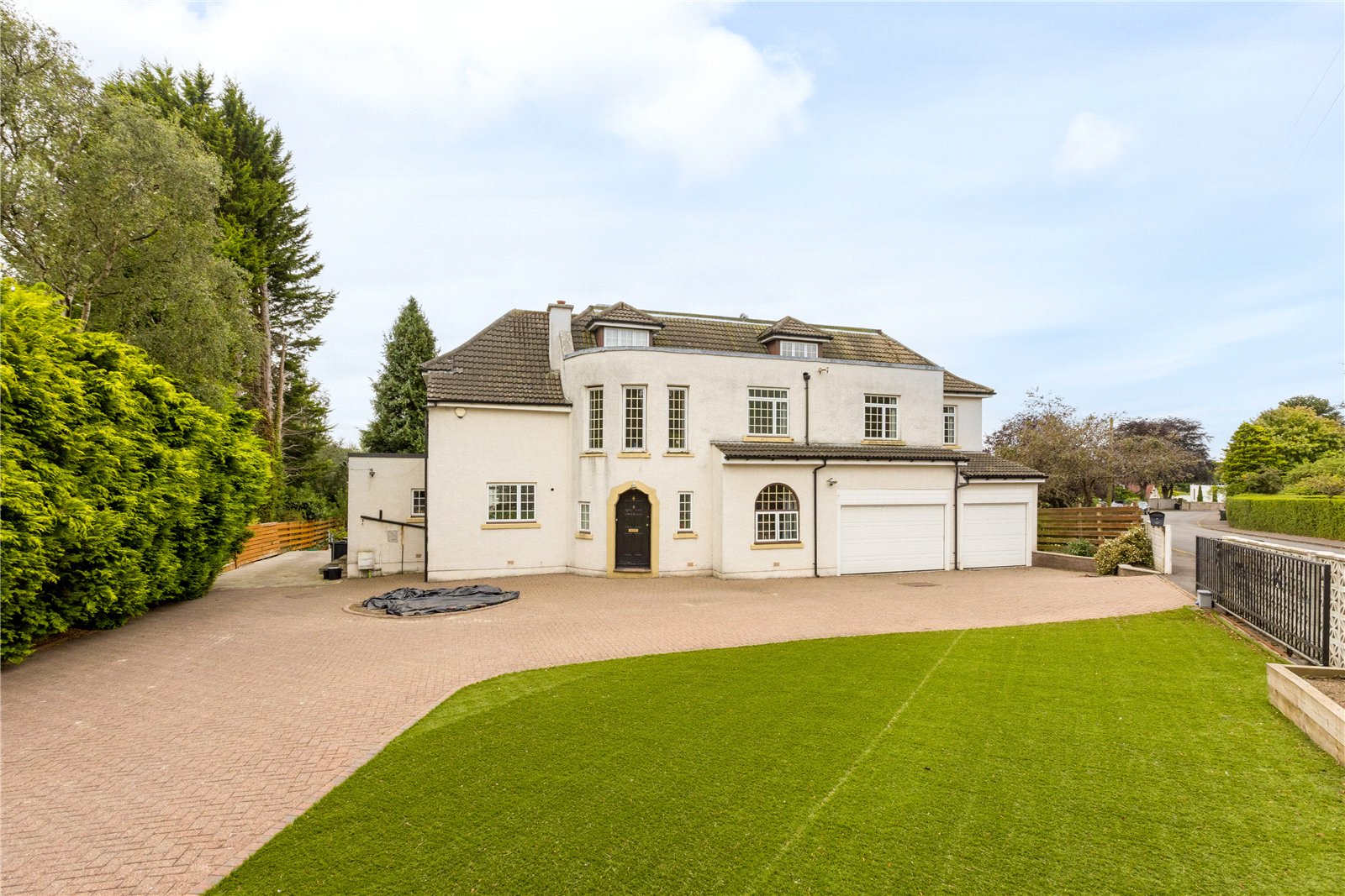 8 bedroom detached house for sale 0