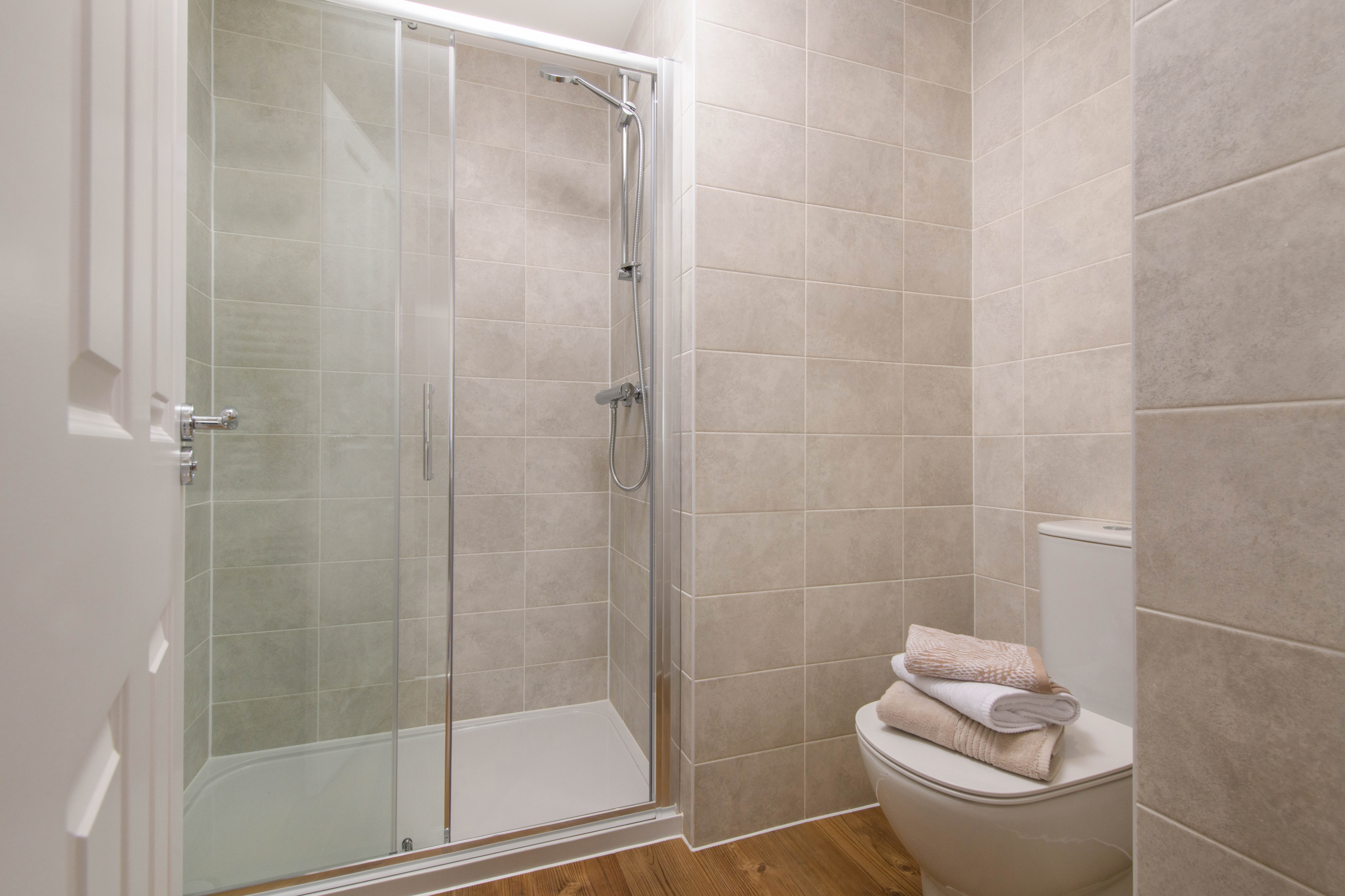 Property 2 of 10. En Suite Shower Room