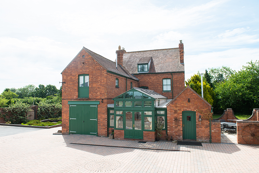 6 bedroom detached house for sale in Martley Road, Lower Broadheath, Worcester WR2