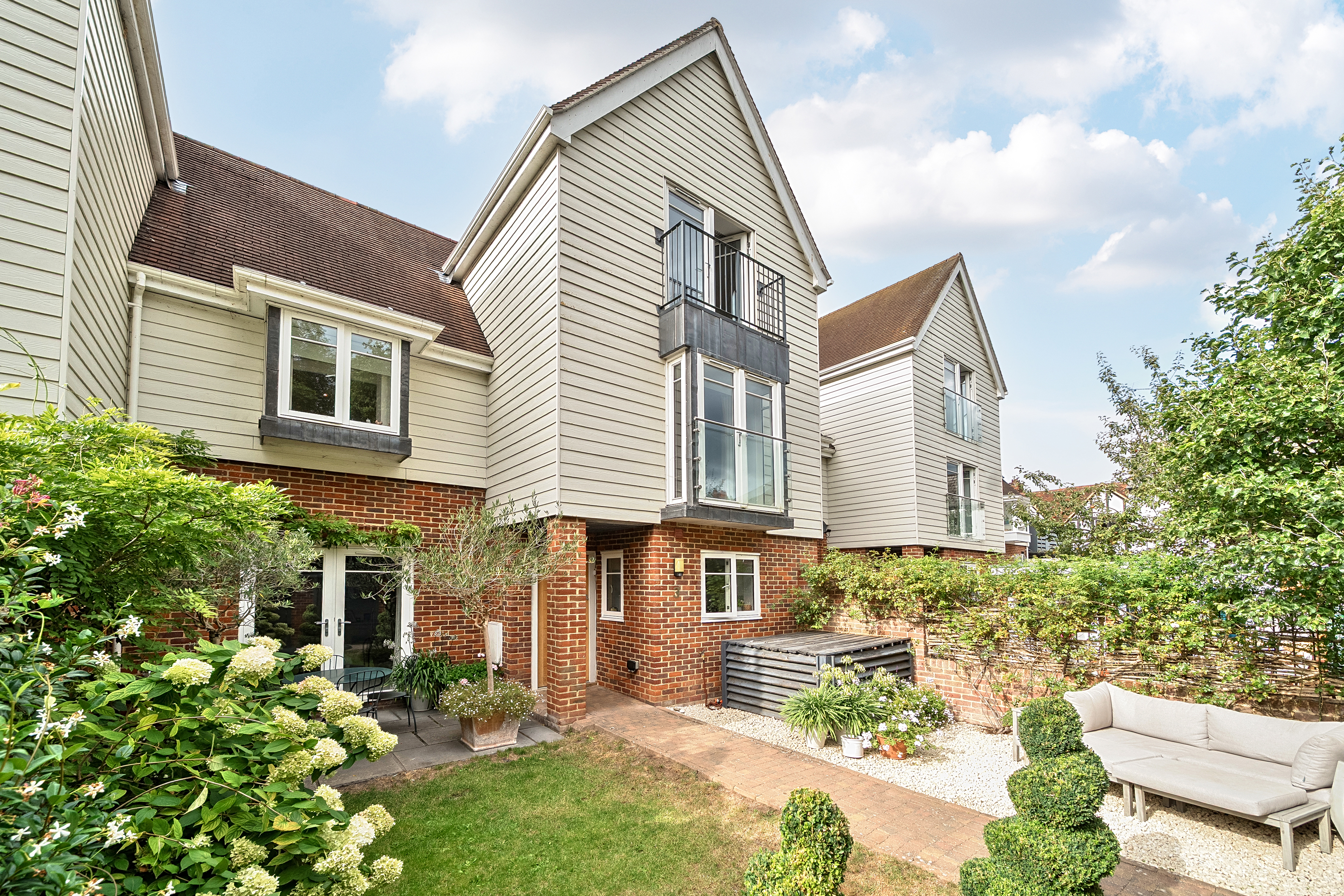 6 bedroom semi-detached house for sale in London