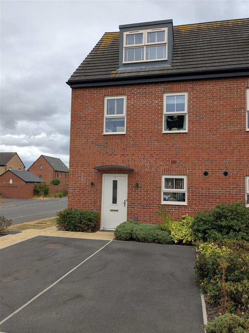 1, Greensides Grove, Beverley photo 2