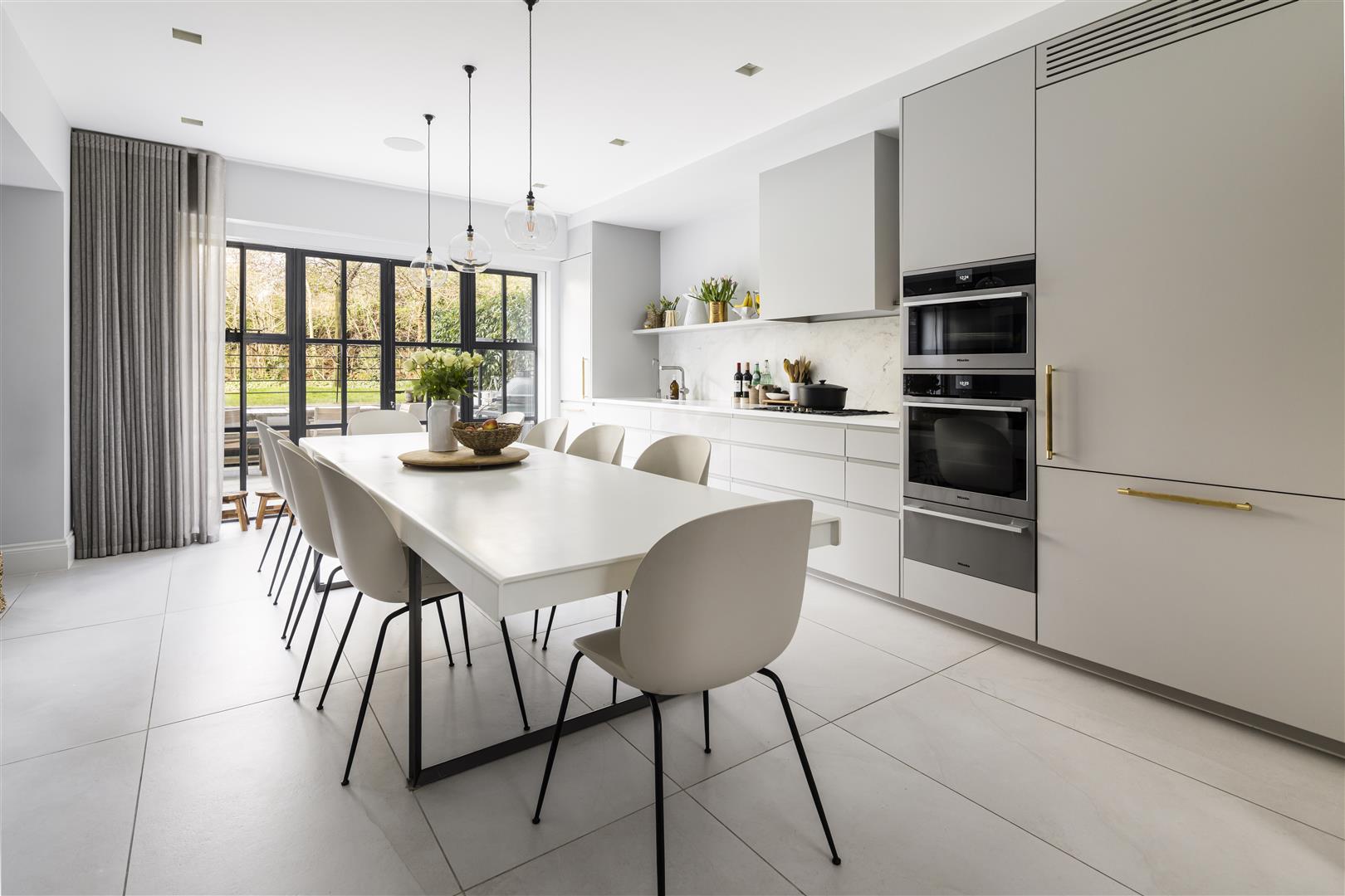 5 bedroom maisonette for sale 0