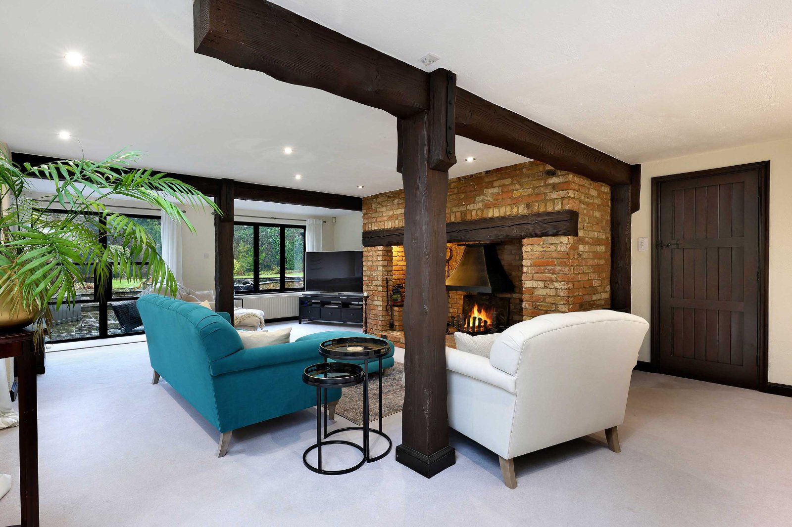 5 bedroom detached house for sale 0