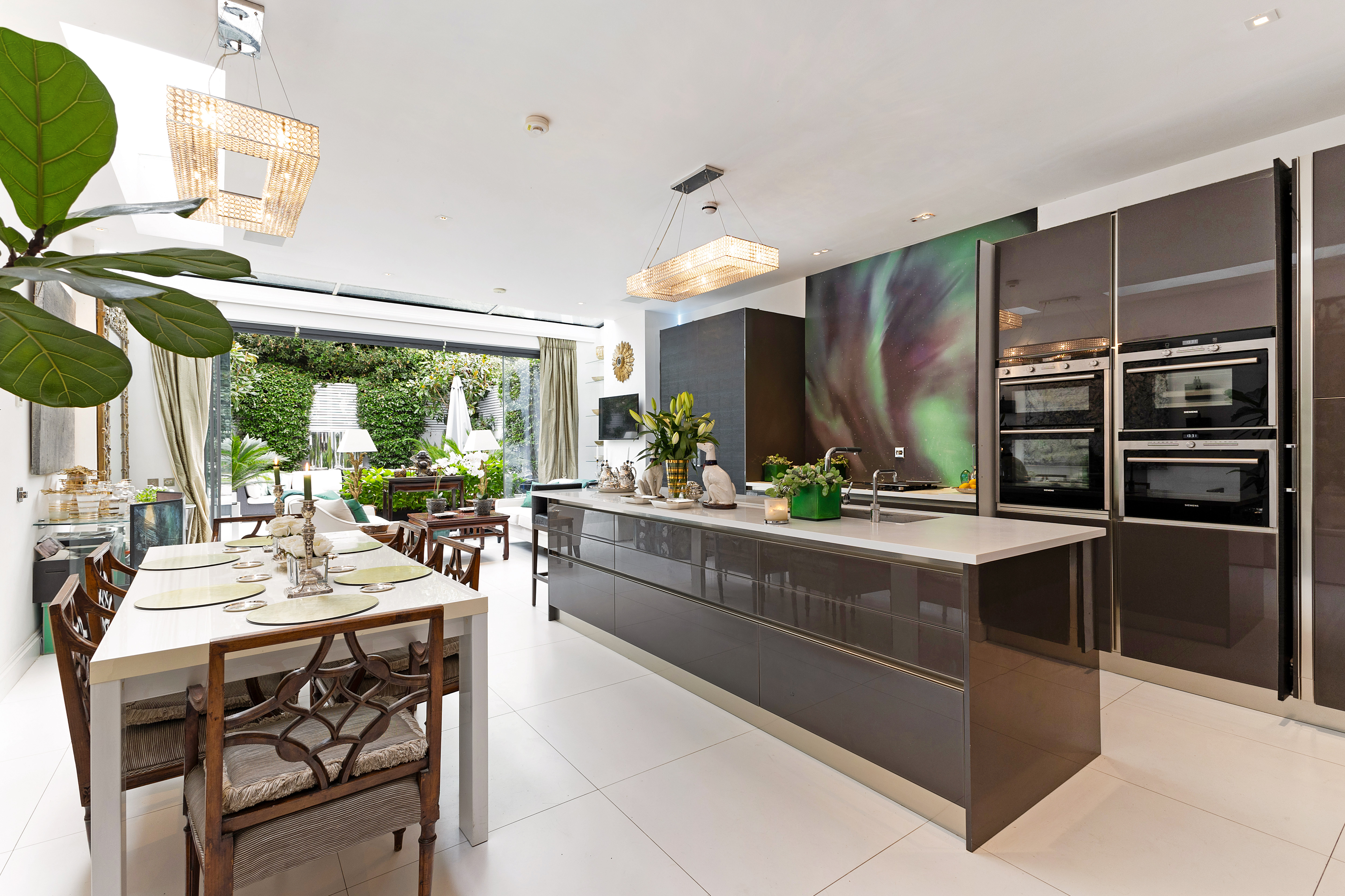 5 bedroom detached house for sale 0