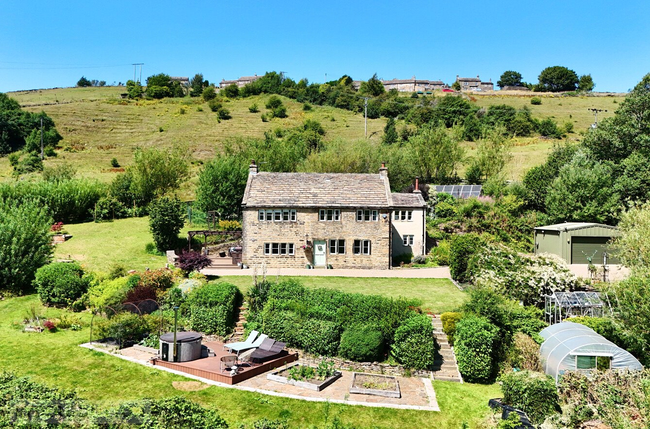 5 bedroom detached house for sale 0
