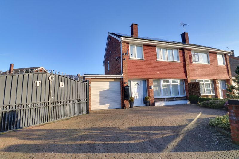 Free property report 3 Holme Hall Avenue, Bottesford, DN16 3PY Chimnie