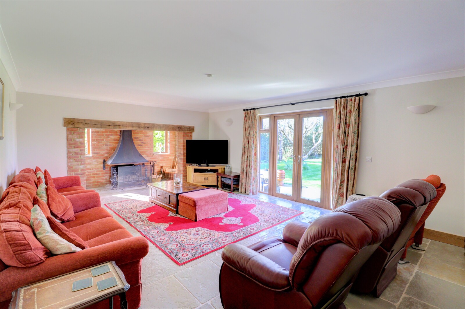 5 bedroom detached house for sale 0