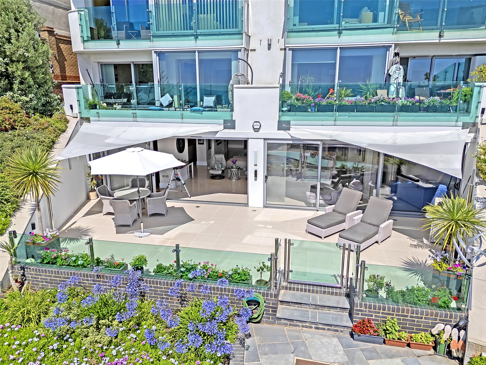 2 bedroom flat for sale 0