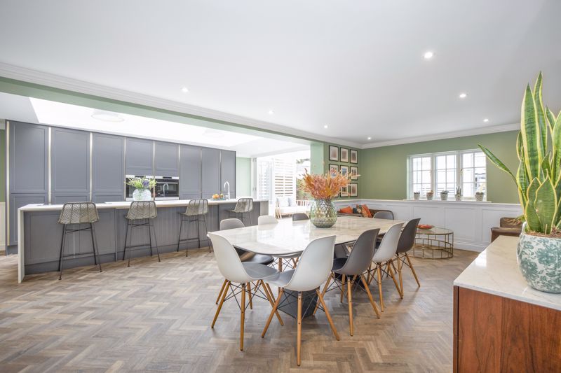 5 bedroom semi-detached house for sale 0