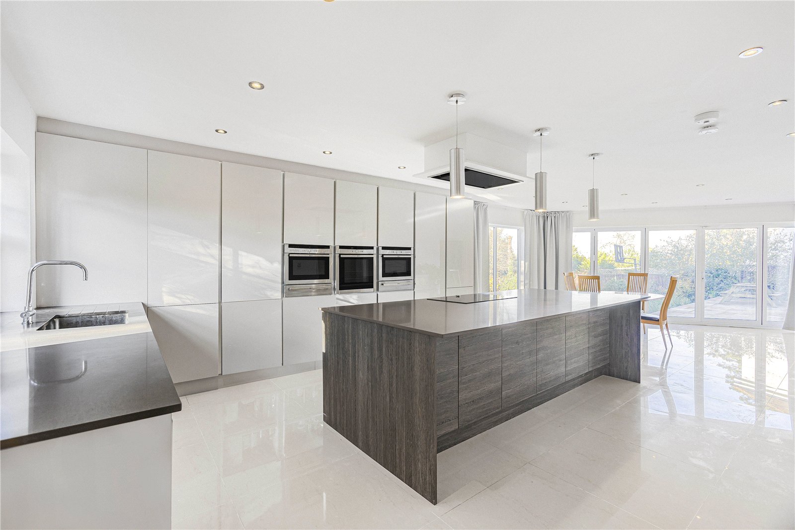 5 bedroom detached house for sale 0