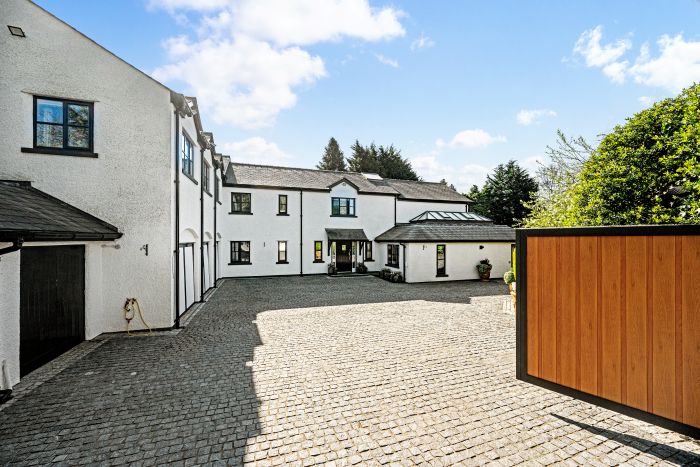 7 bedroom detached house for sale