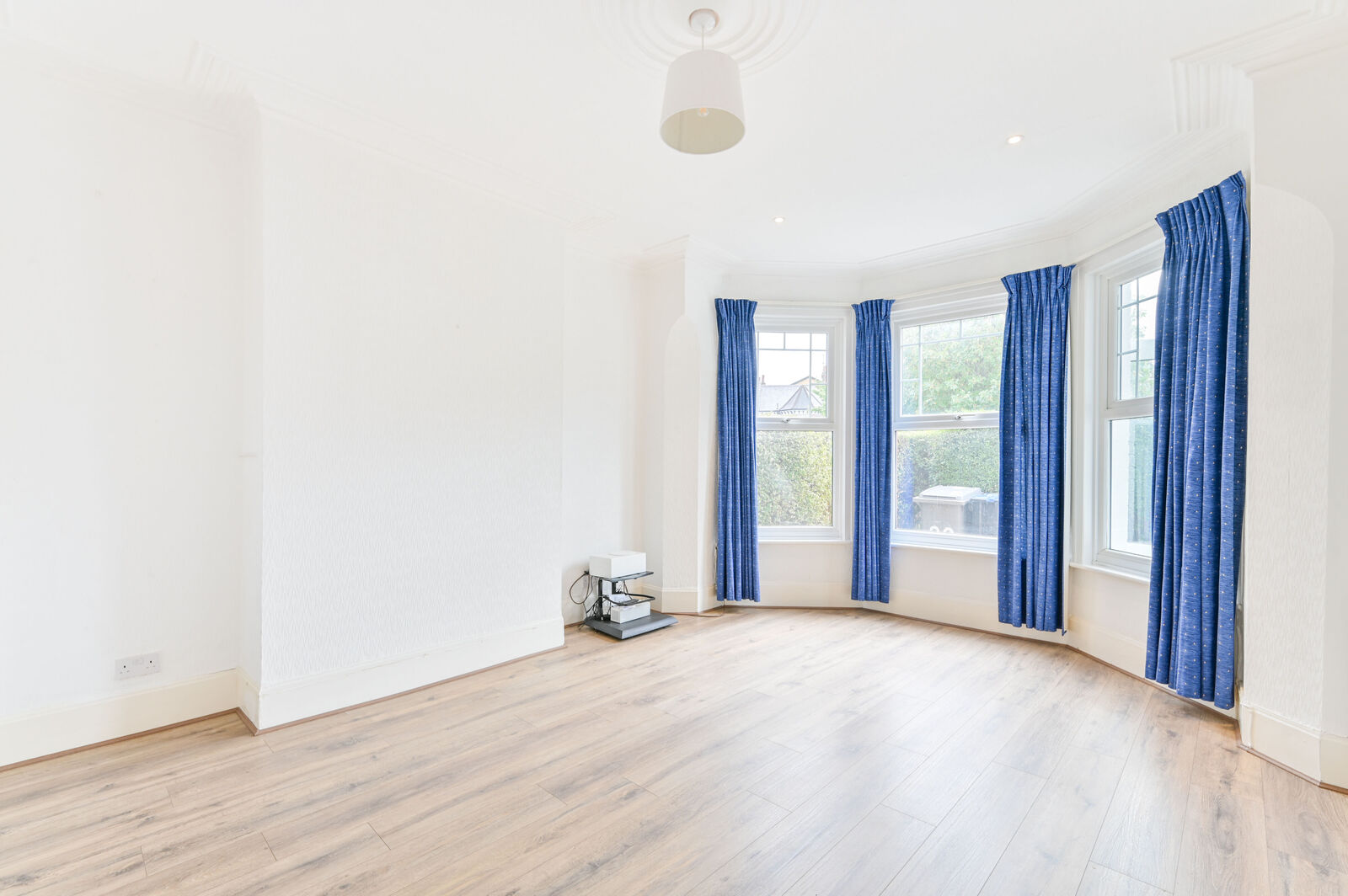 Mulgrave Road, NW10, Dollis Hill photo 2