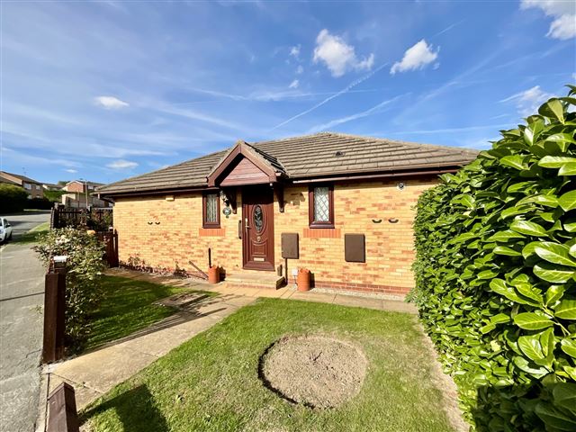 2 bed detached bungalow for sale