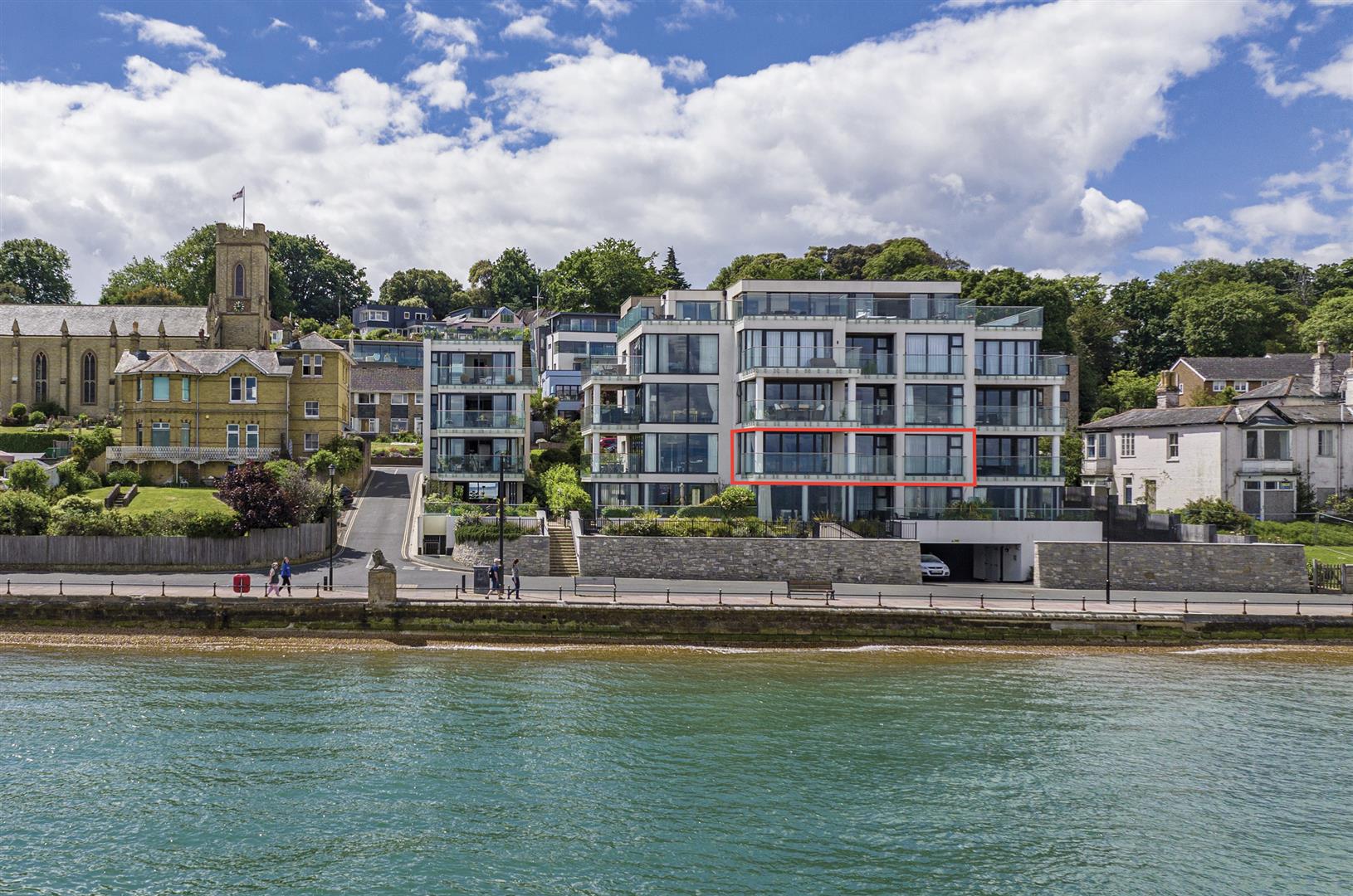 3 bedroom flat for sale