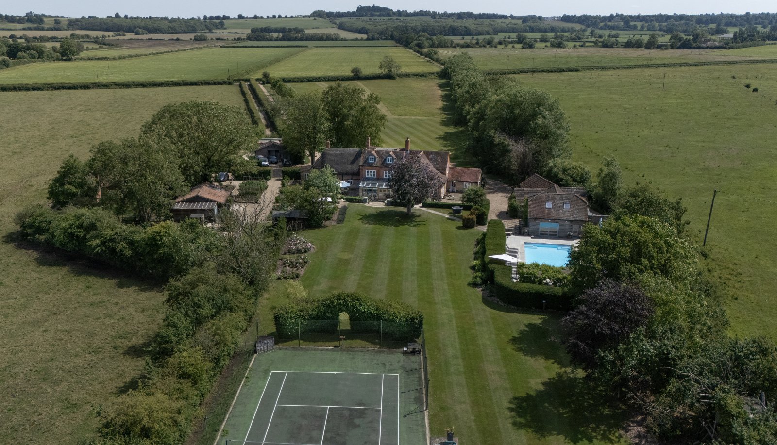 4 bedroom flat for sale