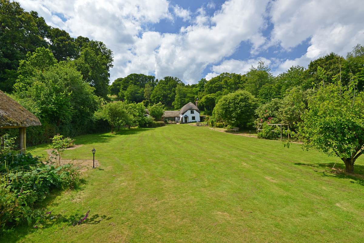 4 bedroom detached house for sale 0