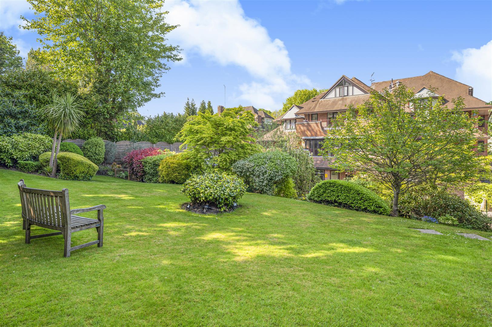 3 bedroom maisonette for sale